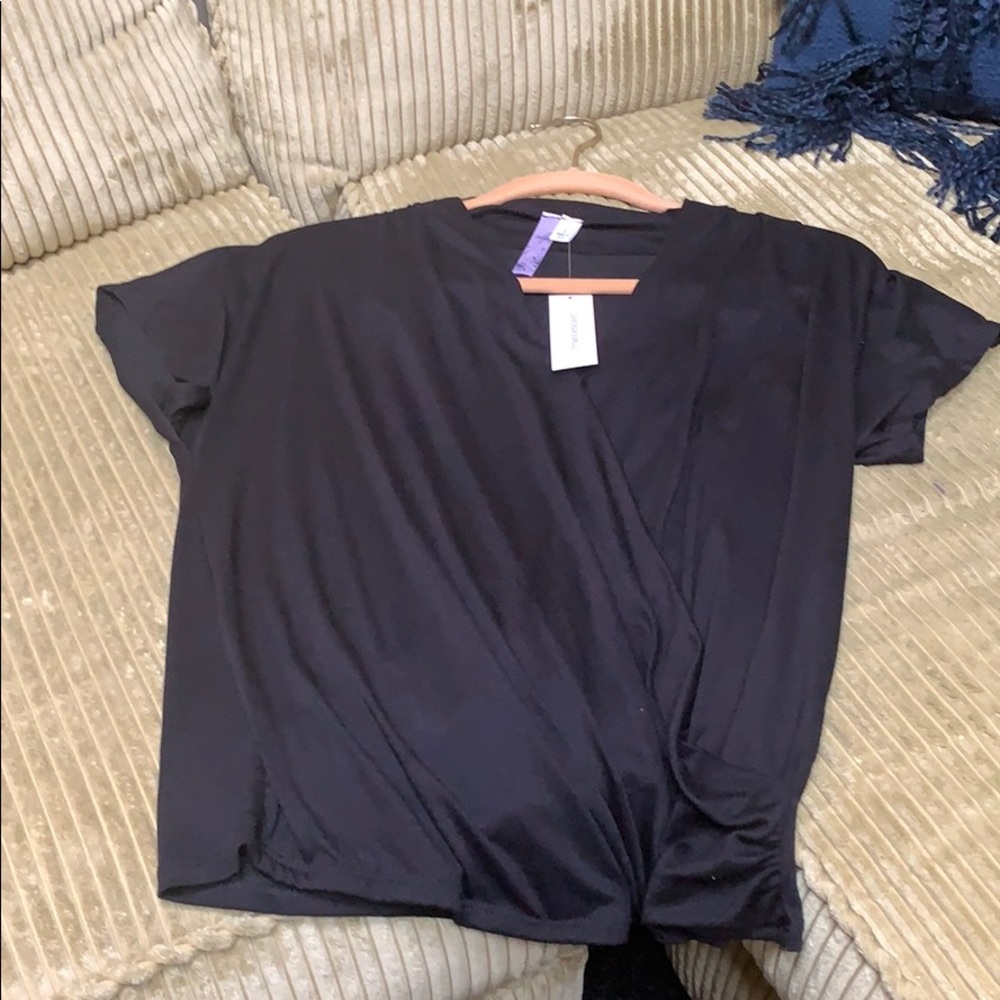 Francesca’s Black Short Sleeve Shirt/Blouse